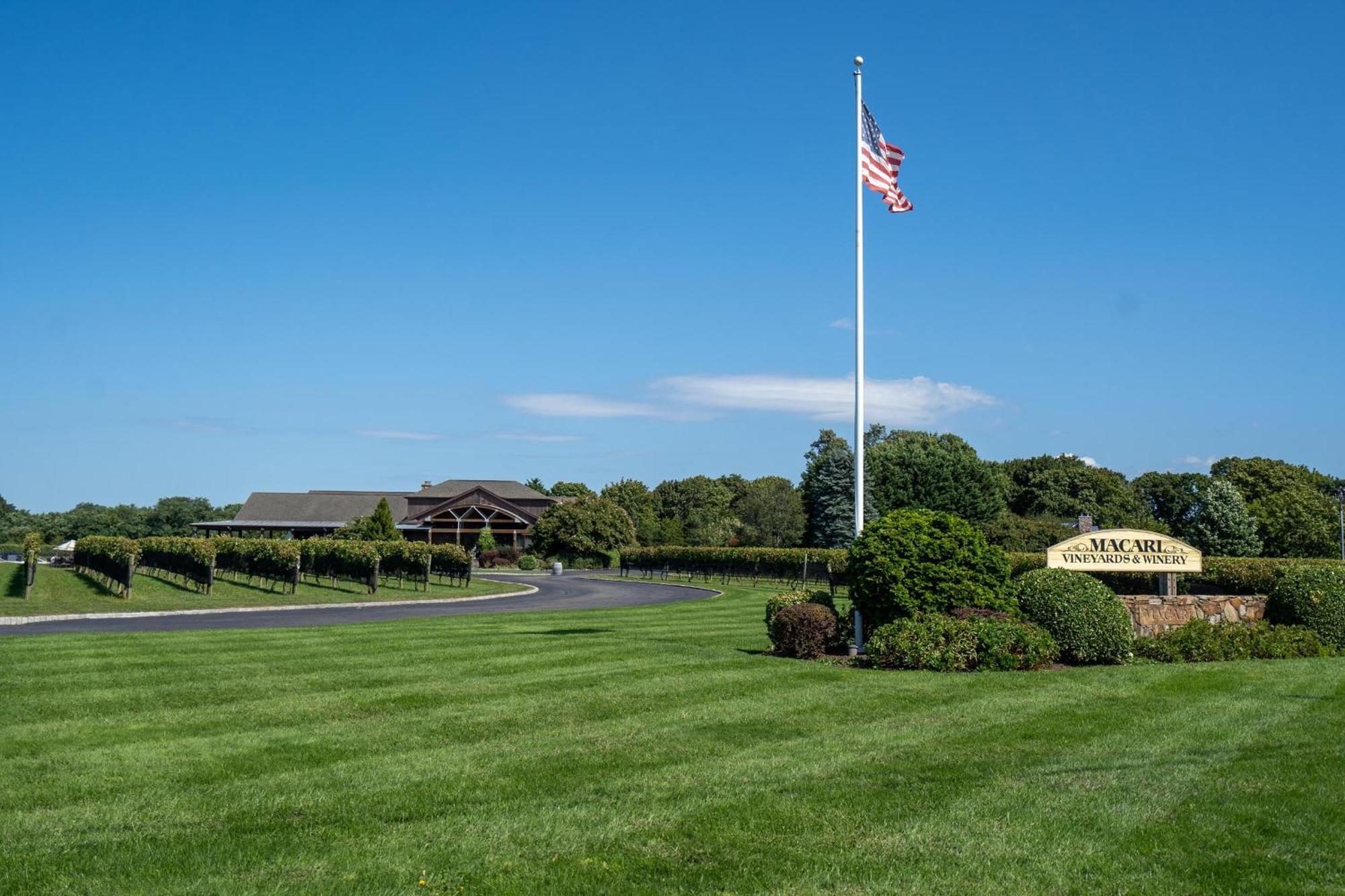 Villa Large Modern North Fork Barn:Vineyards In Backyard, Harbes Farms Mattituck Exterior foto